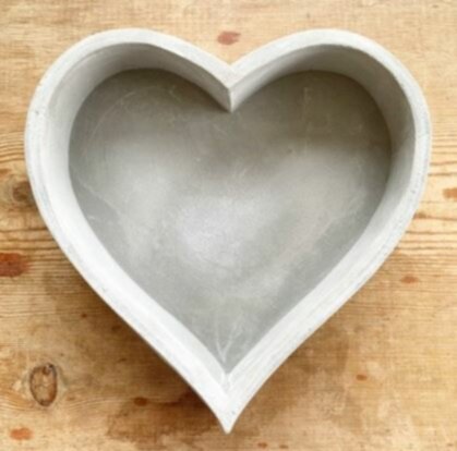 Cement Heart Tray - The Guilded Lily Trading Co.